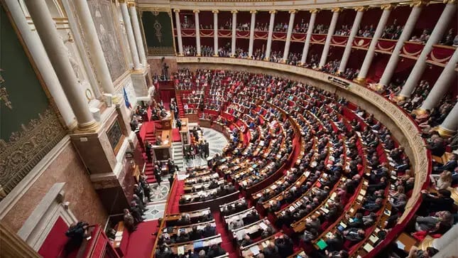 Politique : « mon cul est un service public », une enquête lève le voile sur les pratiques sexuelles des députés