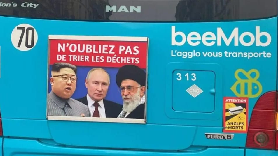 Béziers : l’Iran condamne l’affichage sur les bus, Robert Ménard le retire