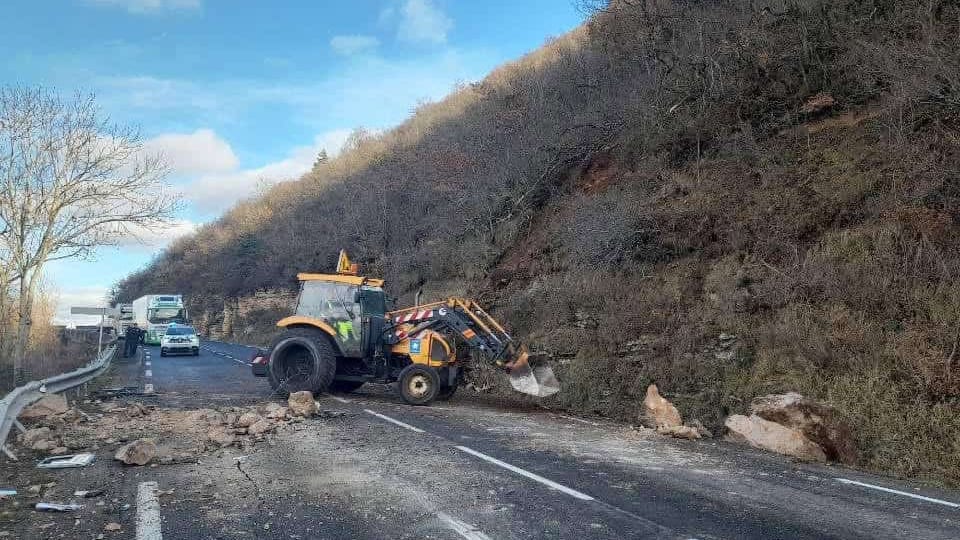 Occitanie : éboulement sur la RD 809 en Aveyron