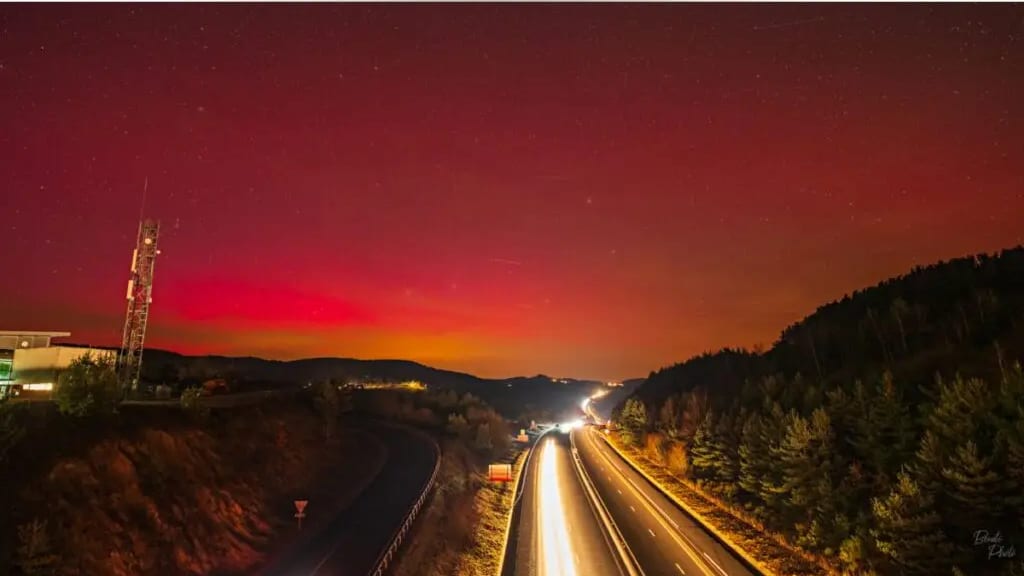 Occitanie : des aurores boréales illuminent le ciel ce 1er janvier, découvrez les photos
