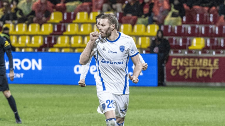 Football : le nîmois Renaud Ripart victime d’une rupture des ligaments croisés du genou