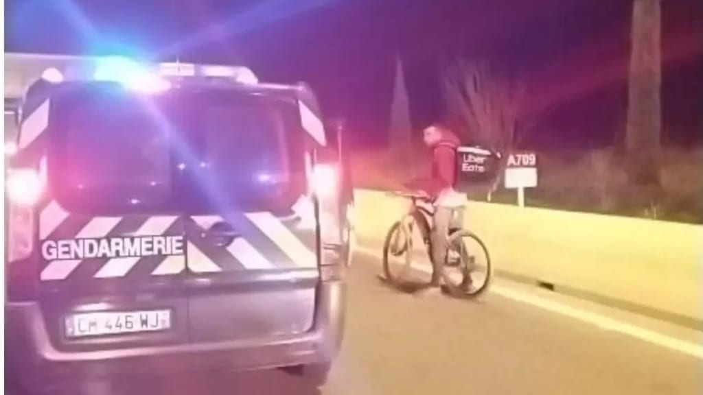 Près de Montpellier : un livreur à vélo intercepté sur l’autoroute par les gendarmes