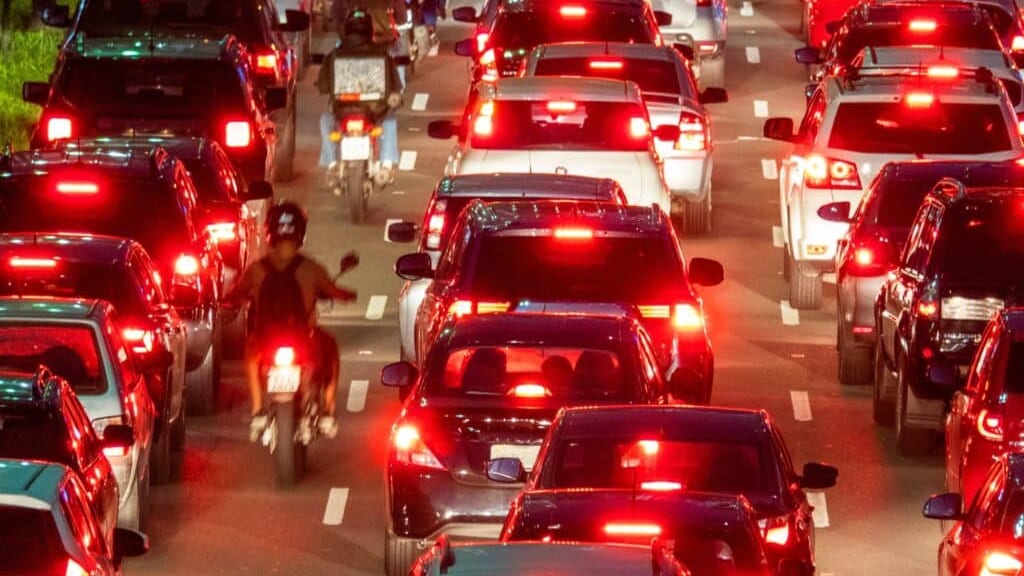 Deux-roues : la circulation en interfiles légalisée
