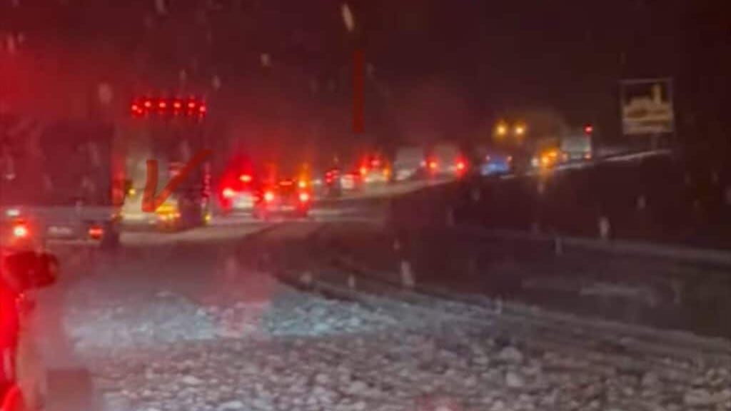 Neige sur l’autoroute A75 : circulation chaotique en cours