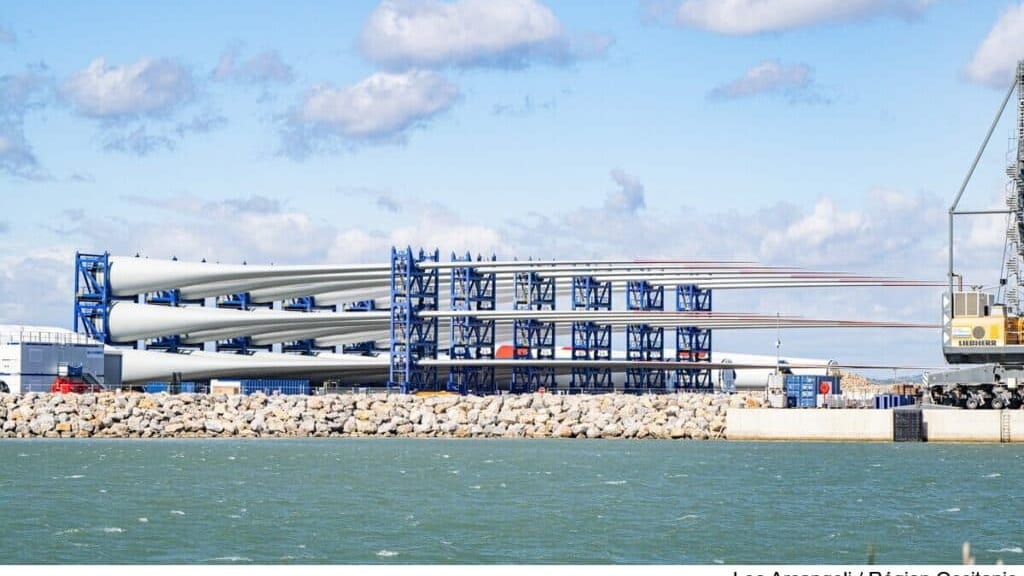 Aude : les premiers éléments des 6 éoliennes flottantes sont sur place à Port-la-Nouvelle