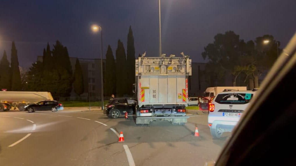 Nîmes : accident en cours ce mardi matin au rond point du CHU Carémeau
