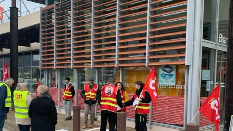 Gard : « nous voulons du respect et de la reconnaissance », les employés de ce Netto en grève illimitée
