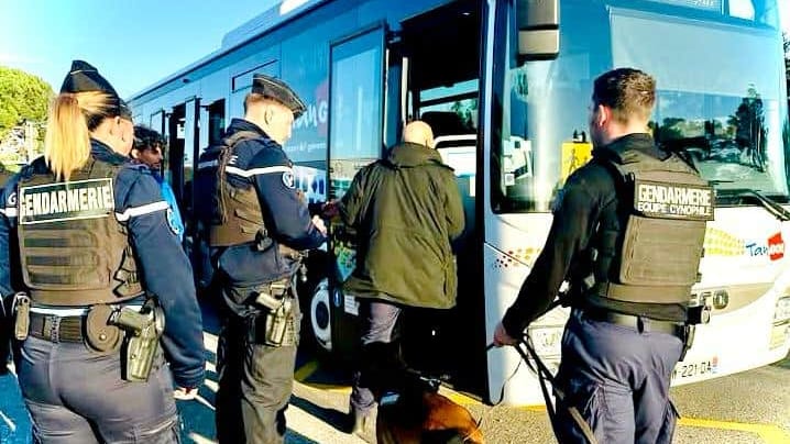 Gard : deux conducteurs de bus positifs aux stupéfiants