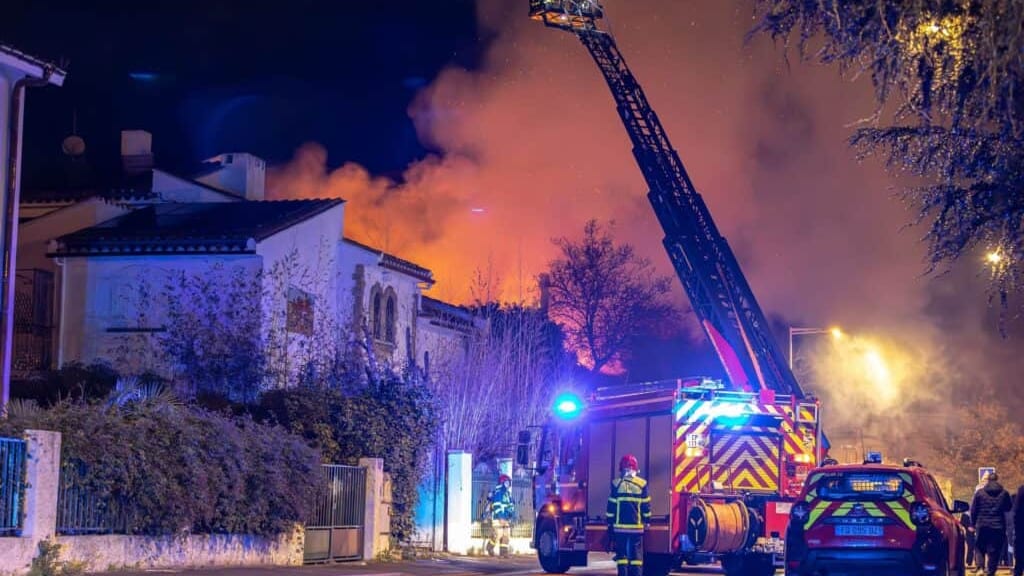 Perpignan : un mas ravagé par un incendie, un important dispositif déployé