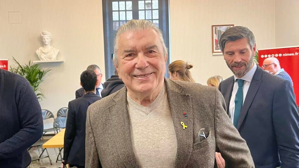 Gard : après 25 ans à la tête de Nîmes, Jean-Paul Fournier reçoit le diplôme de maire honoraire