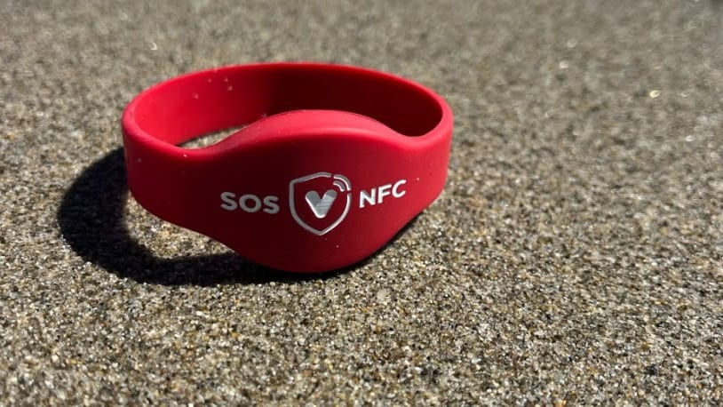 Gard : Vestales, ce bracelet qui vient en aide aux personnes vulnérables