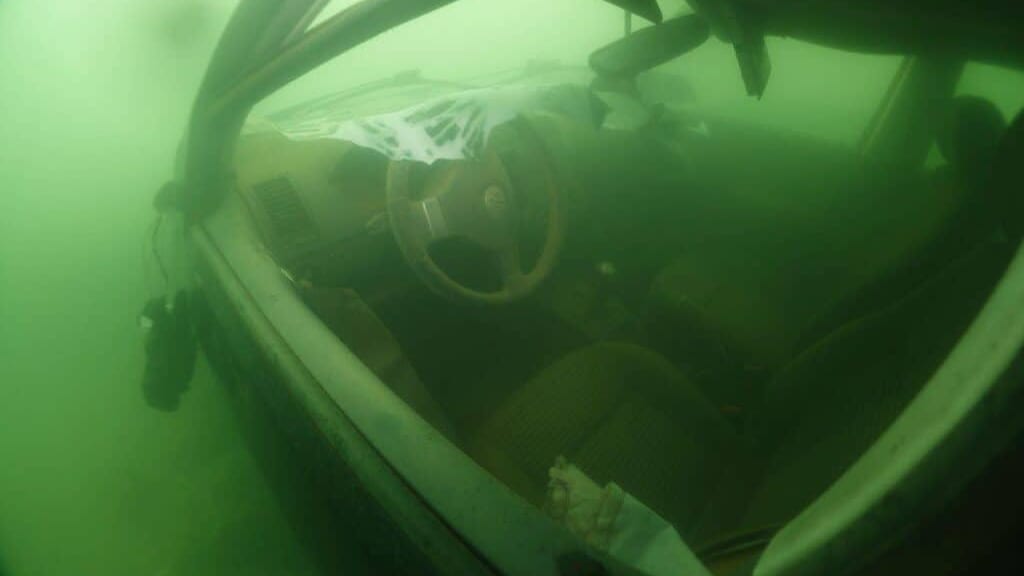 Hérault : insolite, une voiture volée retrouvée… sous l’eau