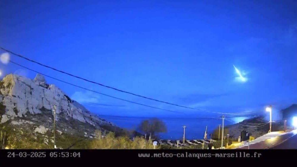 Météo : un bolide aperçu et filmé dans le ciel la nuit dernière