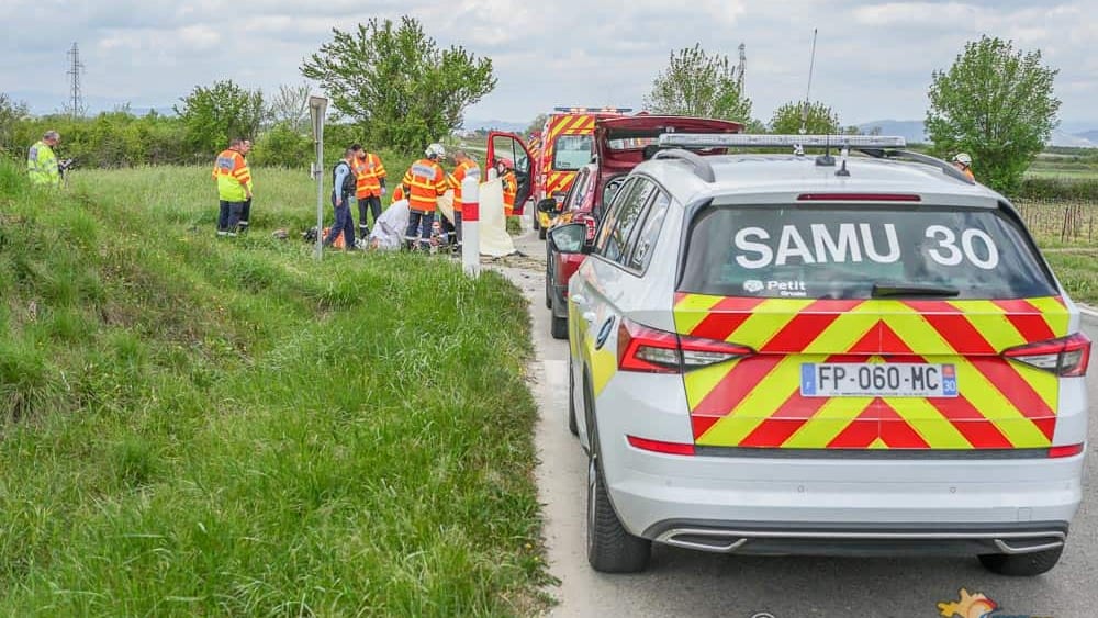 Accident dans le Gard : un motard de 38 ans décède après une collision avec un tracteur