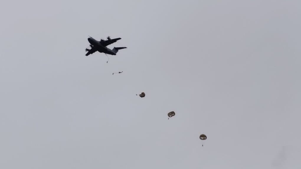 Gard : des parachutistes de l’armée en entraînement dans cette commune