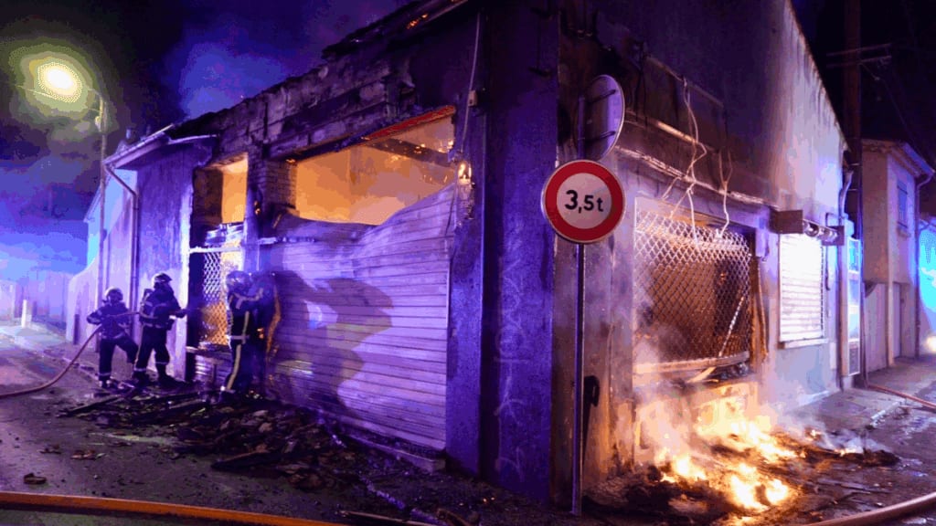 Alès : un snack détruit par les flammes
