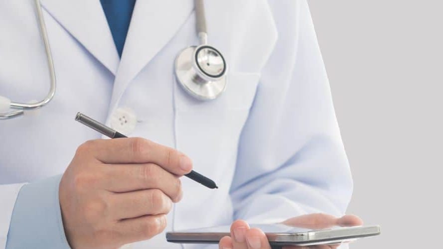 Occitanie : avoir un médecin près de chez-soi, des « consultations solidaires » mises en place