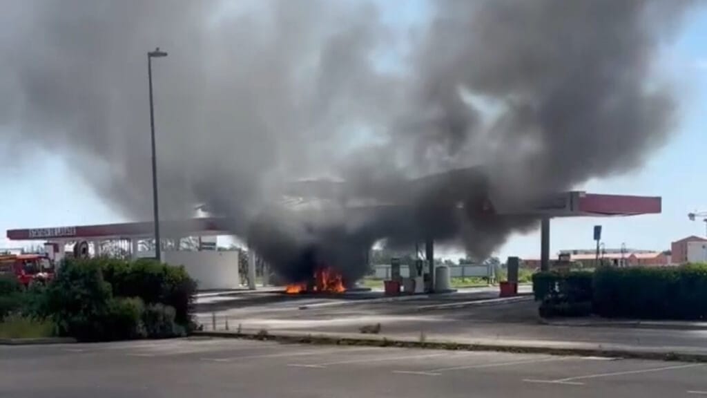 Hérault : incendie en cours dans une station service à Mauguio
