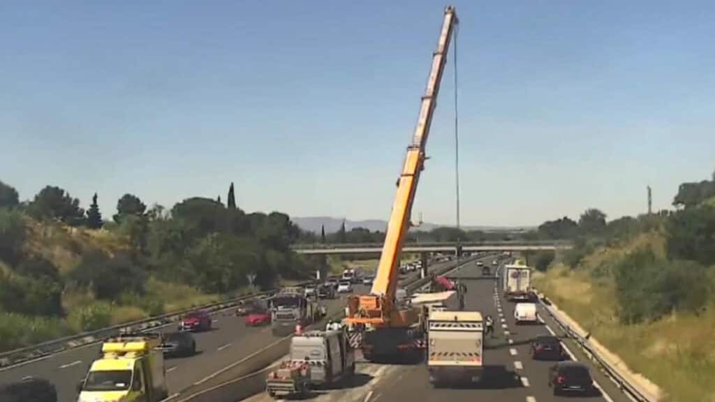 Autoroute A9 : réouverture en direction de Lyon suite à poids-lourd renversé