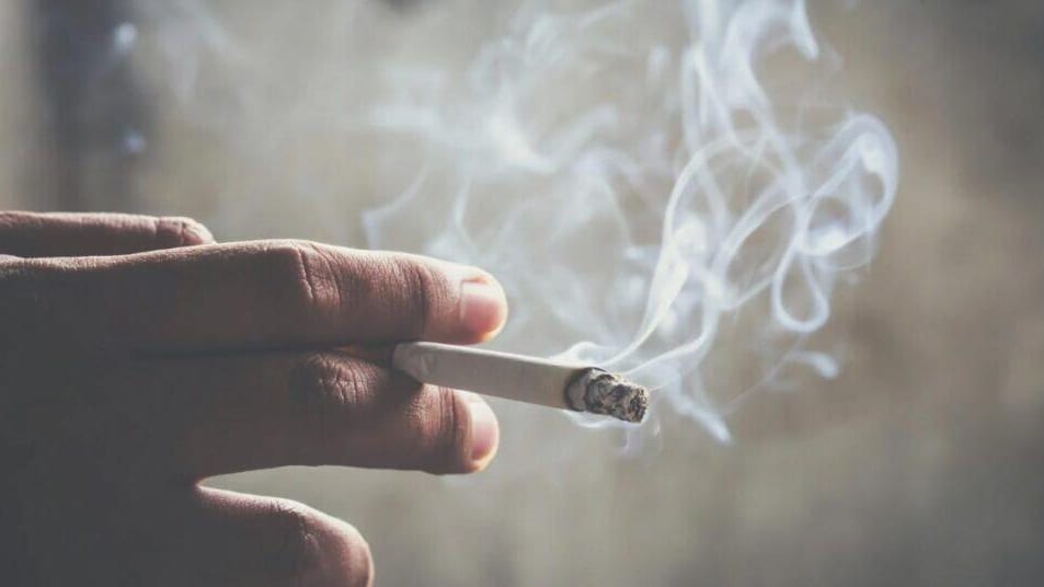 Cigarette : fumer sur les plages, dans les parcs ou près des écoles interdit dès ce dimanche