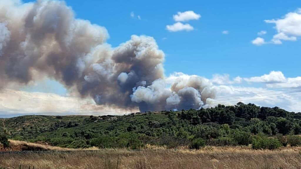 Aude : violent incendie en cours à proximité de Narbonne ce lundi