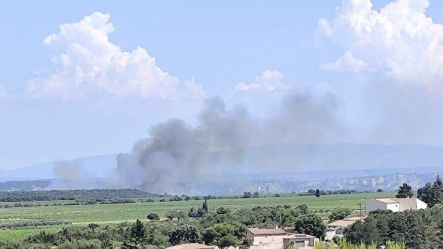 Gard : un feu de végétation mobilise les pompiers près de Roquemaure