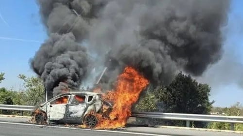 Béziers : un véhicule en feu sur l’autoroute A9