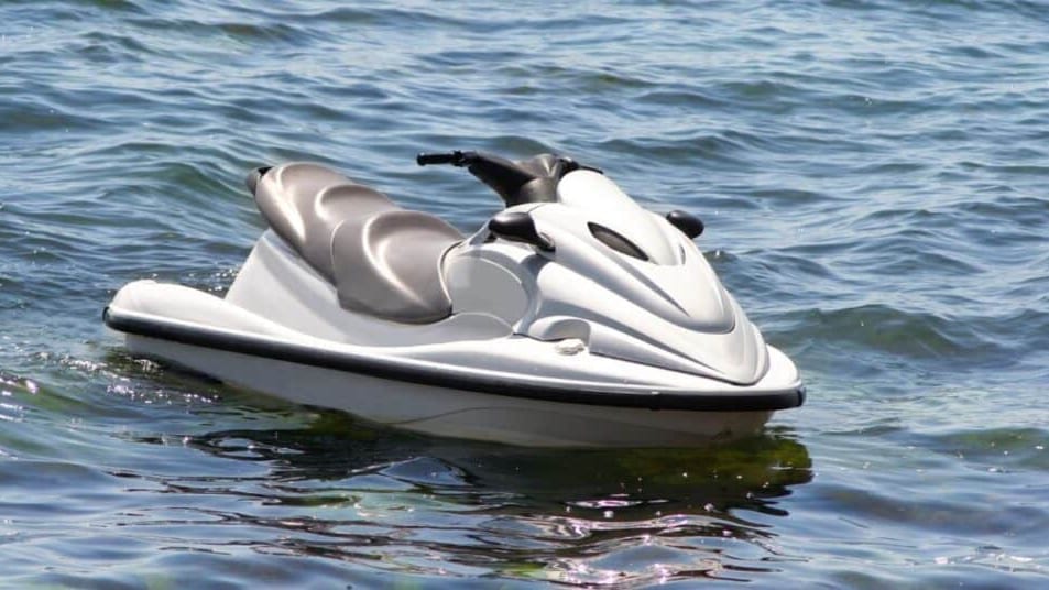 Sète : une femme chute d’un jet-ski et se coince les cheveux dans la turbine de l’appareil