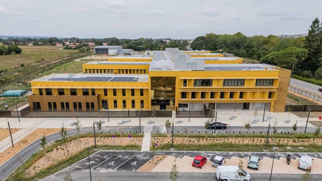 Occitanie : un lycée flambant neuf a ouvert ses portes