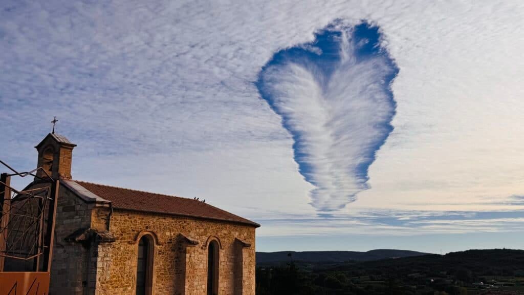 Occitanie : quel est cet étrange nuage observé dans le ciel ce samedi ?