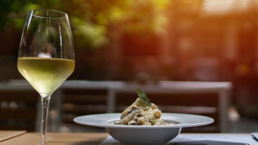 Pyrénées-Orientales : il s’enfuit sans payer, le restaurateur le rattrape en courant