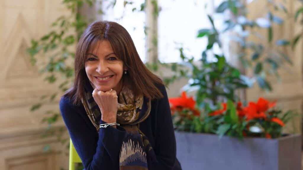 «Je vous mets au défi de vivre avec 4 900 euros par mois», Anne Hidalgo, maire de Paris