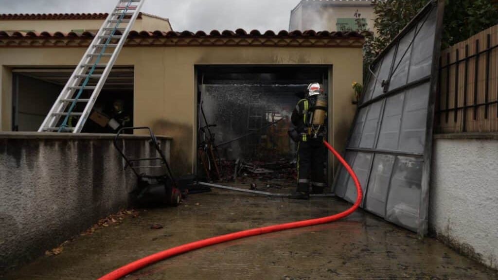 Gard : un incendie se déclare dans le garage d’une maison, les habitants évacués