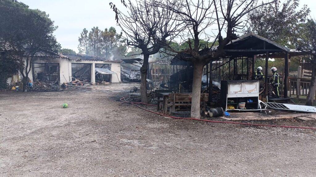 Grau-du-Roi : un incendie ravage une zone de camping à l’Espiguette