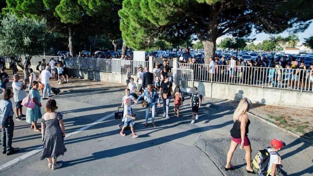 Grau-du-Roi : colère des parents d’élèves, « ma porte est toujours ouverte » répond le maire