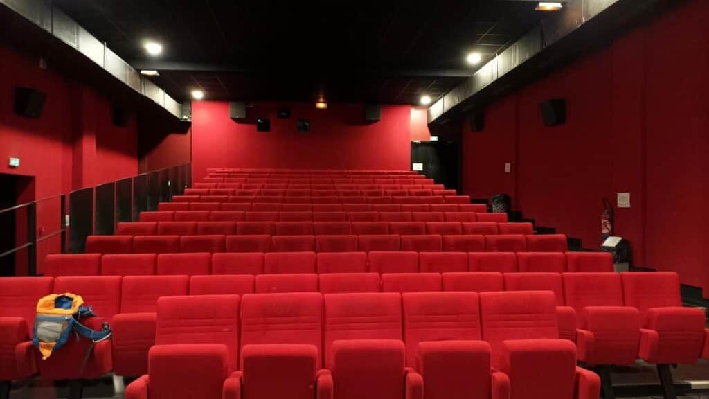 Hérault : la Ville de Frontignan met en vente du matériel de cinéma