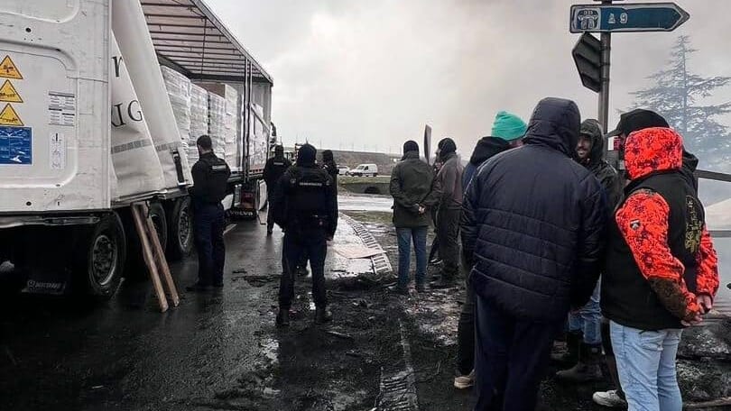 Gard : blocage des agriculteurs, des routes départementales « saturées »