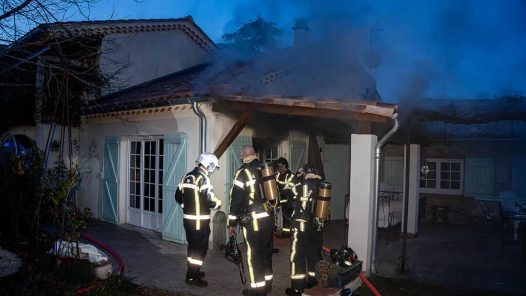 Gard : un compteur électrique prend feu dans une maison