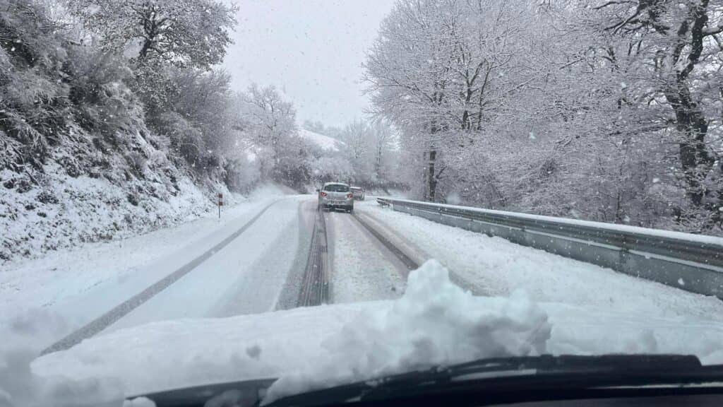 Aveyron : neige et inondations, circulation difficile ce lundi