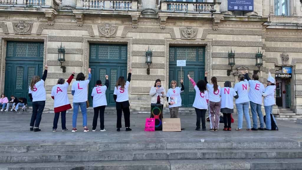 Montpellier : rassemblement des Tricoteuses Hystériques après les propos de Brigitte Macron