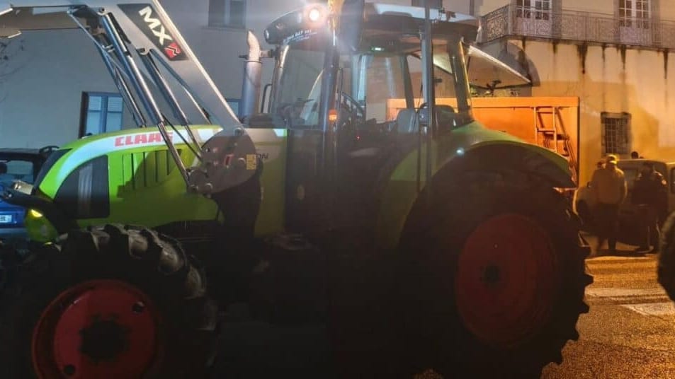 Hérault : opération des agriculteurs, la préfète condamne des « actions illégales »