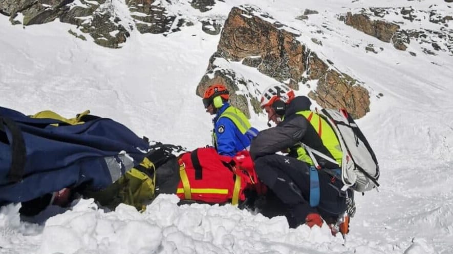 Pyrénées : une avalanche déclenchée par deux skieurs, l’un emporté sur plusieurs centaines de mètres
