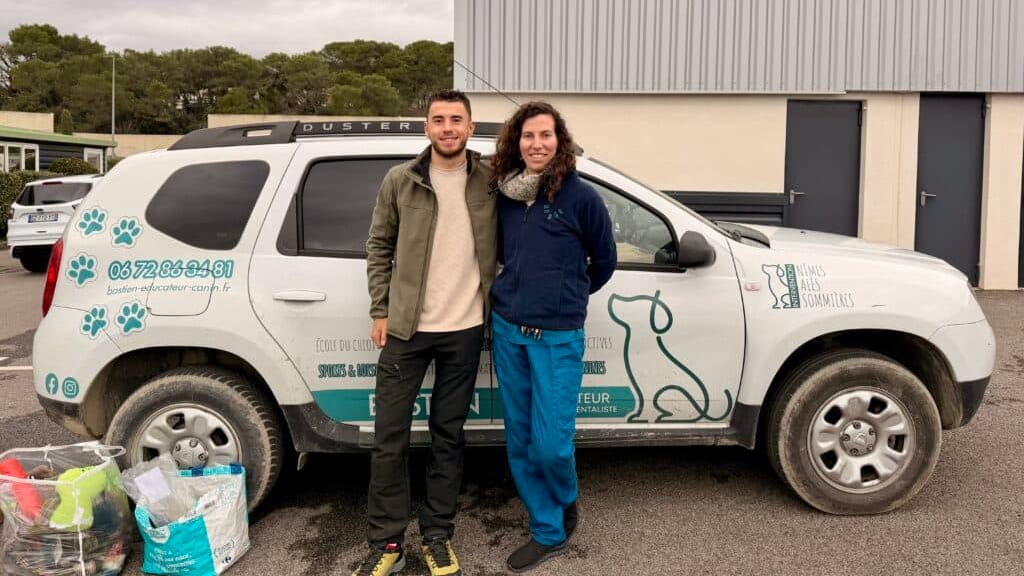 Bastien éducateur canin et Manon Pernalon vétérinaire à la clinique des Espinaux à Alès