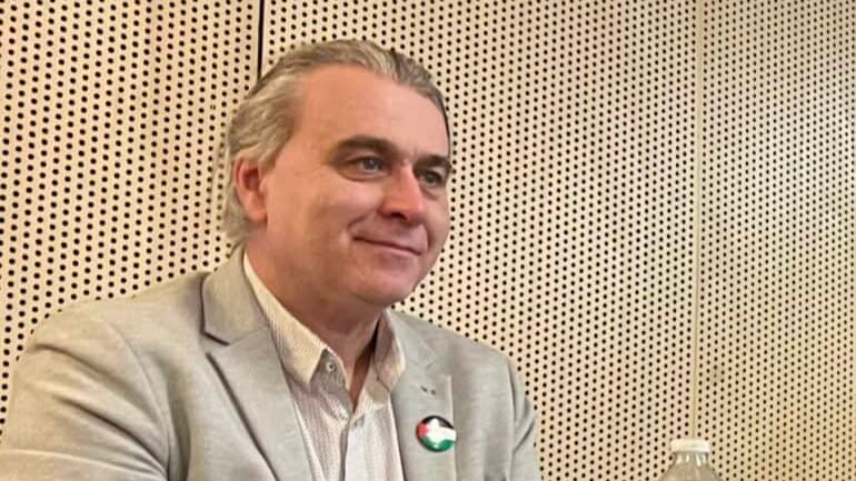 Nîmes : cadeaux, voyages, rémunération, l’Insoumis Pascal Dupretz veut « contrôler le pouvoir municipal »