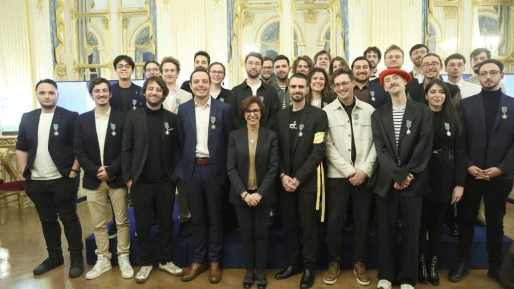Montpellier : l’équipe du jeu Clair Obscur : Expedition 33 élevée au rang de chevalier de l’Ordre des Arts et des Lettres