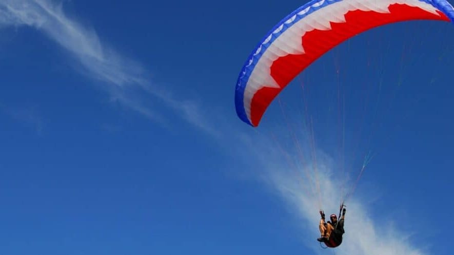 Occitanie : un parapentiste expérimenté décède après une chute d’une vingtaine de mètres
