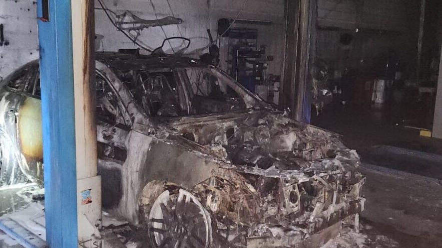 Gard : un incendie se déclare dans une concession automobile à Alès