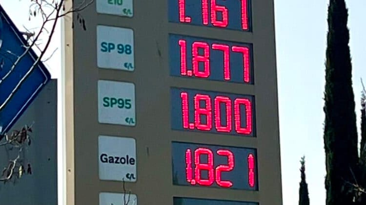 Carburant : les prix s’envolent, les internautes s’affolent