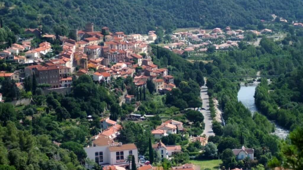 Pyrénées-Orientales : cette commune met en place un couvre-feu pour les mineurs