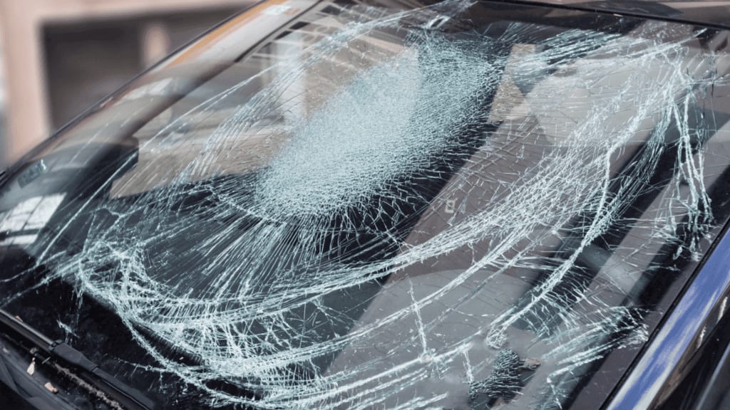 Montpellier : un jeune de 16 ans explose les vitres d’un véhicule